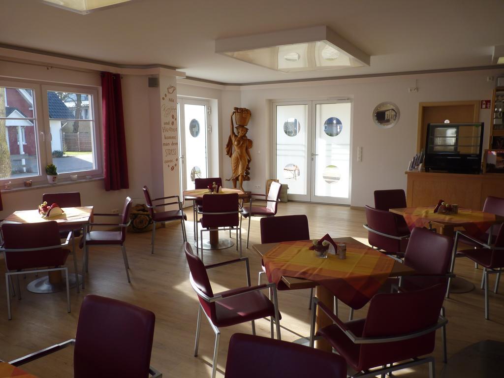 Cafe Und Pension Blohm 그라이프스발트 외부 사진