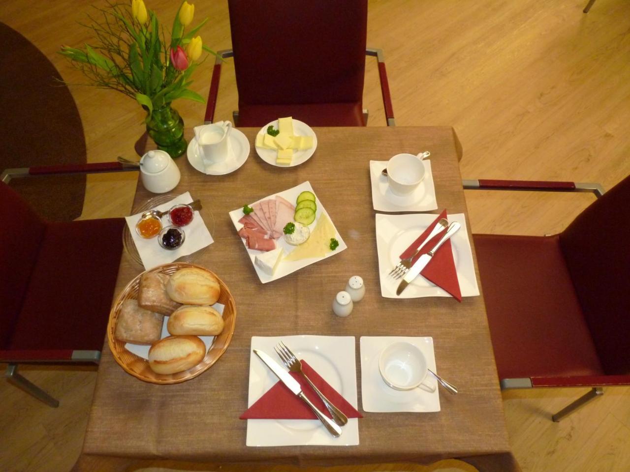 Cafe Und Pension Blohm 그라이프스발트 외부 사진